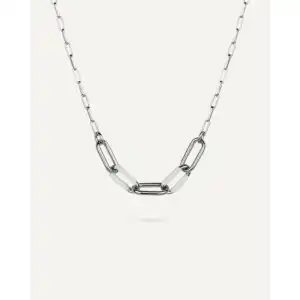 COLLAR SKY CON ESLABONES Y ESMALTE BLANCO