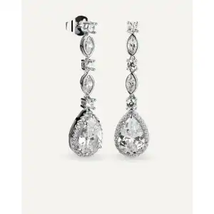 PENDIENTES BRILLIANT CUT EN PLATA DE LEY Y CIRCONITAS EXCELLENCE STAR CUT.