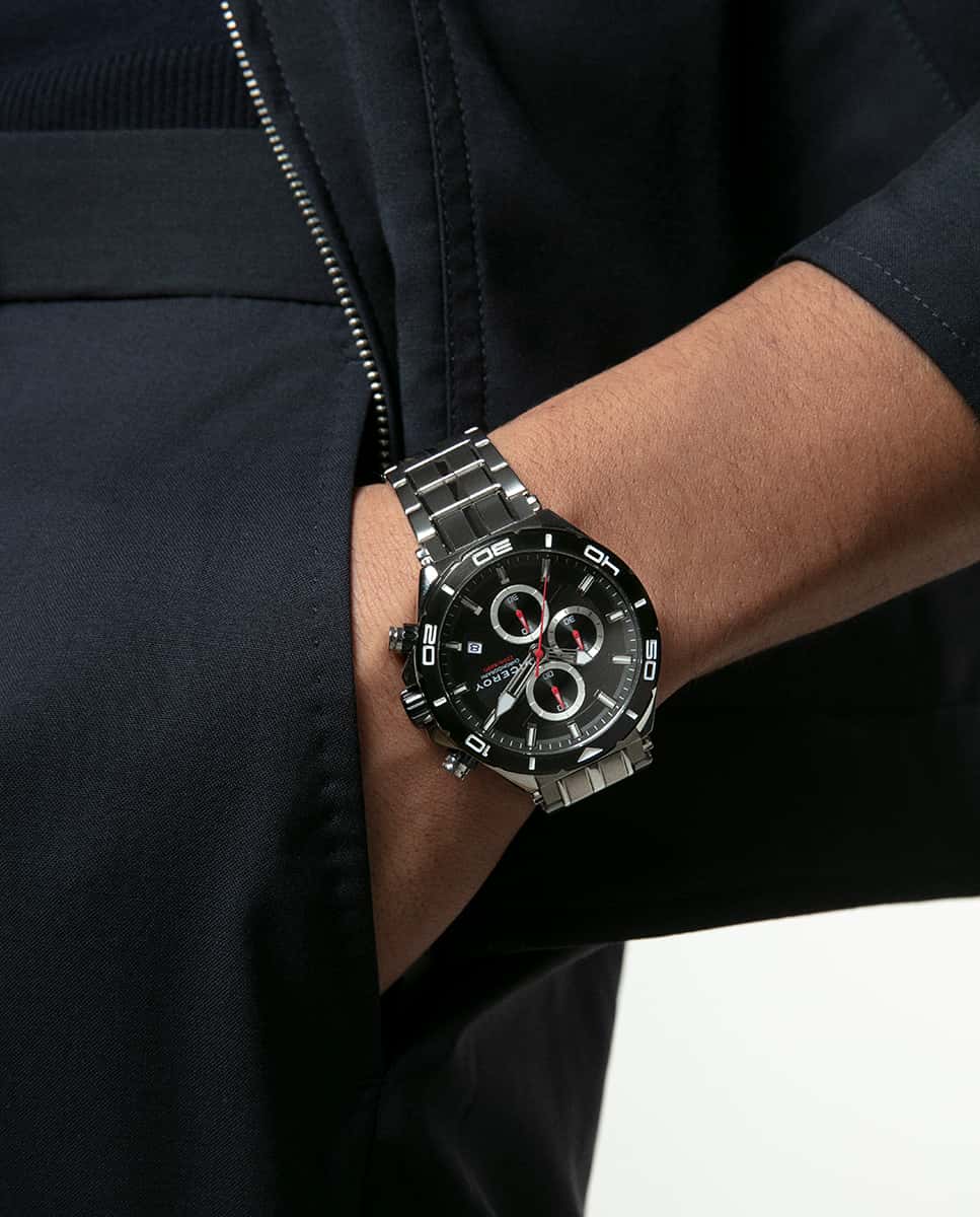 Reloj caja de acero Ip negro con bisel en color verde 20 atm y brazalete de acero Ip negro con movimiento cuarzo - Imagen 3