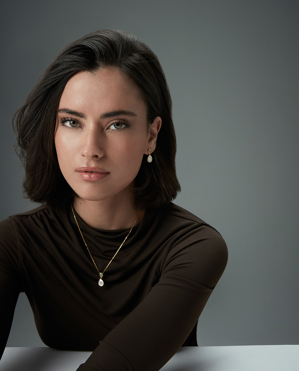 Collar de plata de primera ley con baño de oro con circonitas verdes y colgante con madre perla Ref: 2364C100-92 - Imagen 3